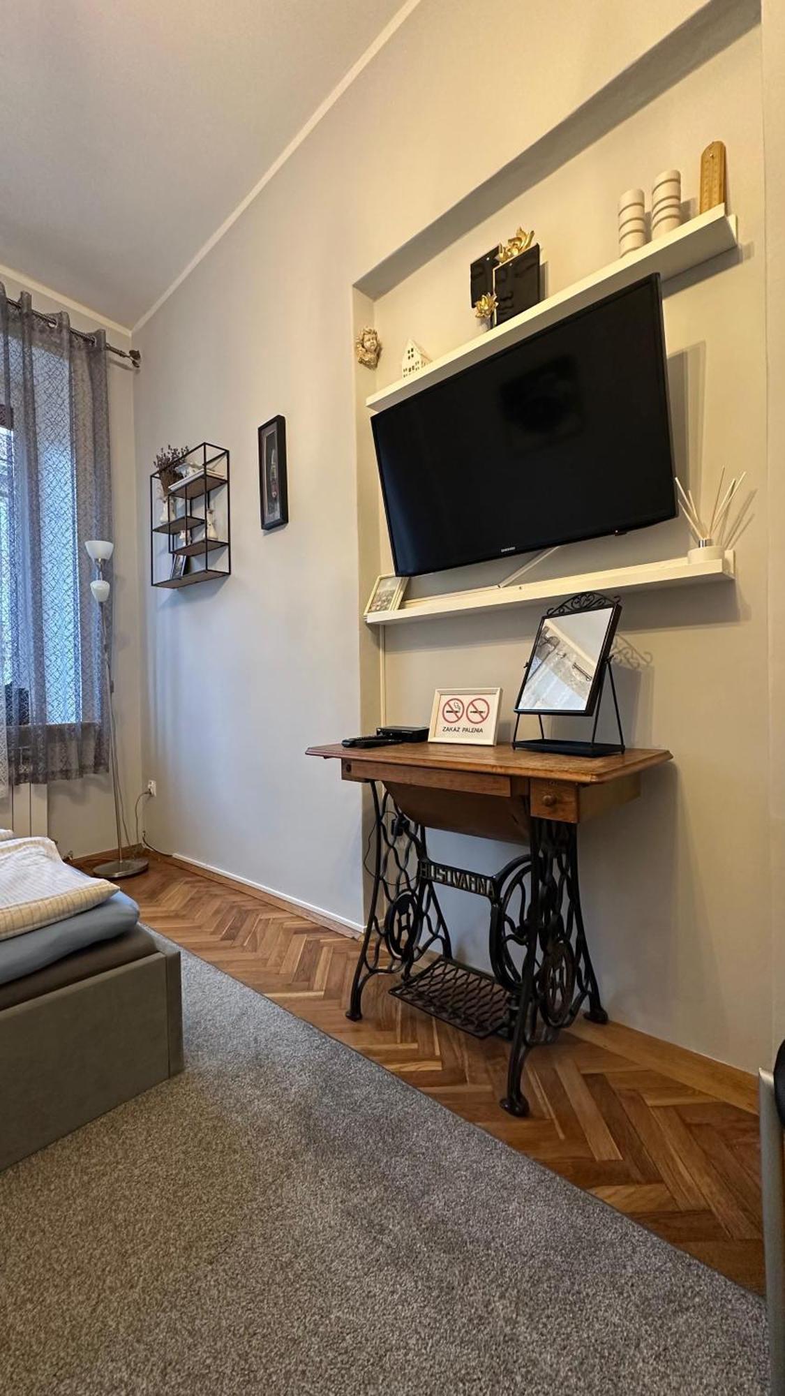 Apartament Przy Dworcu Radom Exteriör bild