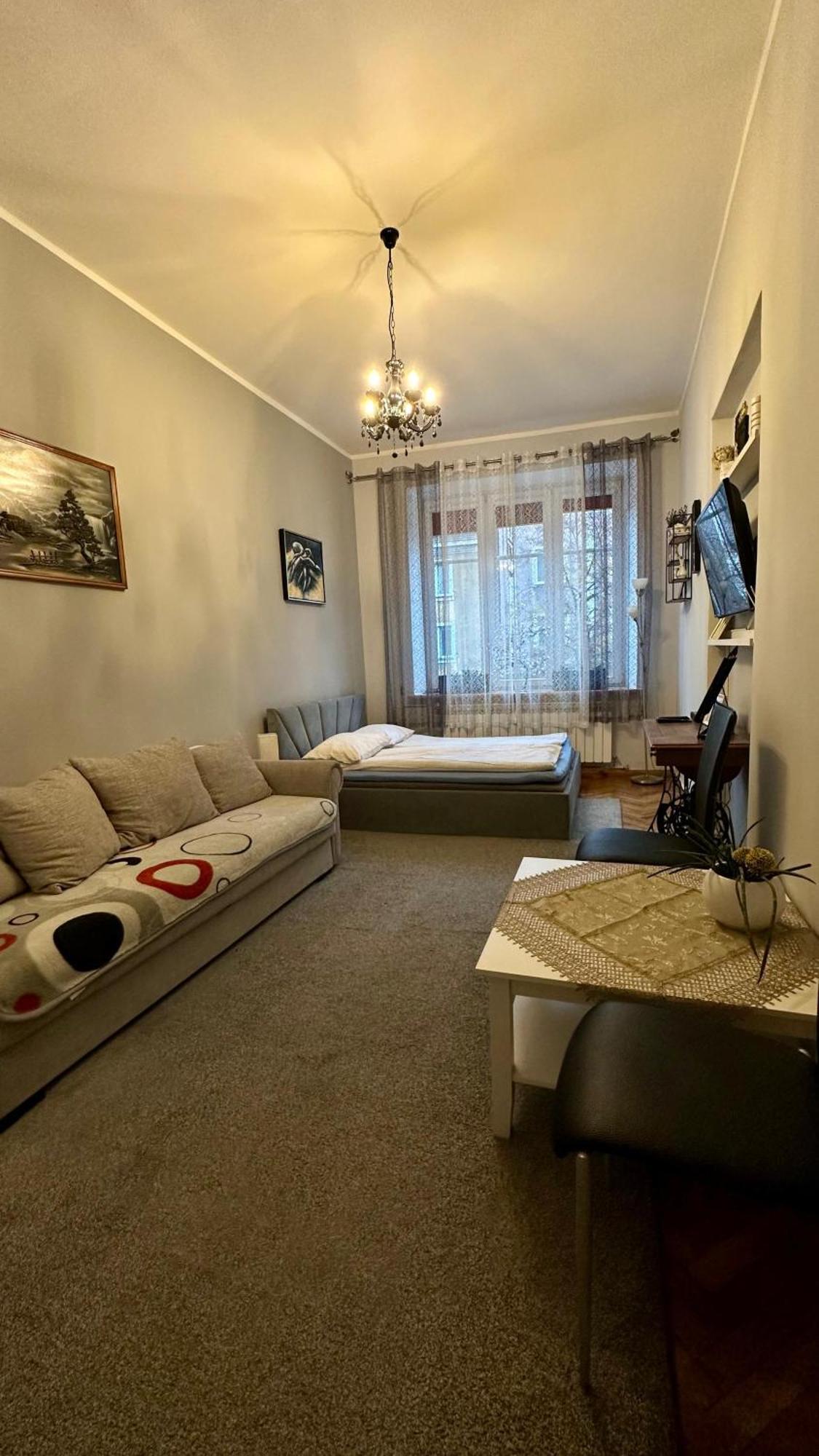Apartament Przy Dworcu Radom Exteriör bild